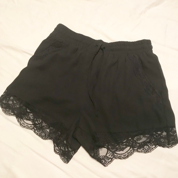 Rehab lace shorts by Lilly Ghalichi. - Picture 1 of 3